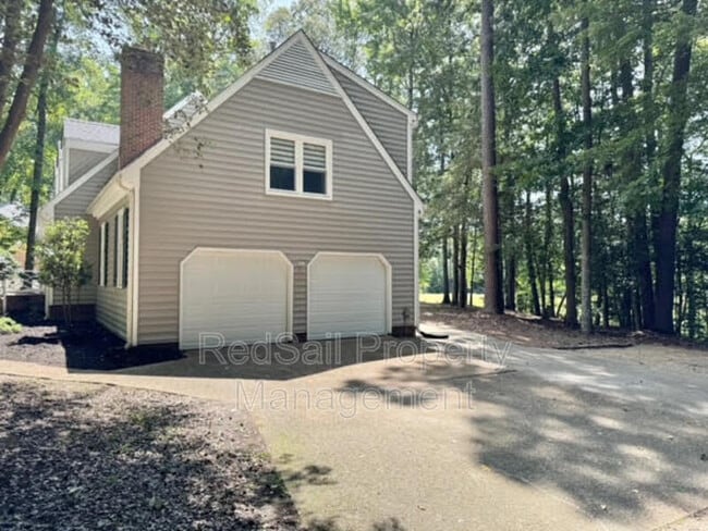 Building Photo - 114 Barclay Crescent