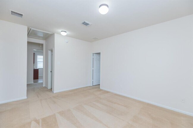 Building Photo - 7435 Boerne Creek Dr