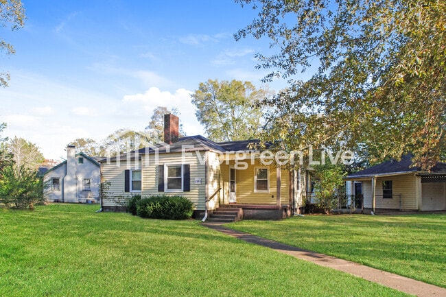 Building Photo - 1501 Tower St SE