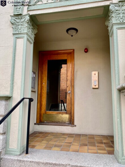 Building Photo - 66 Egmont St