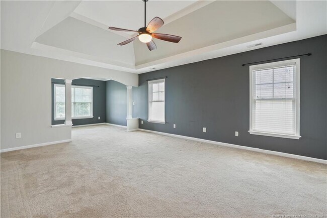 Building Photo - 415 Highgrove Dr