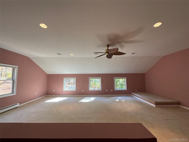 Building Photo - 2 Old Quaker Hill Rd