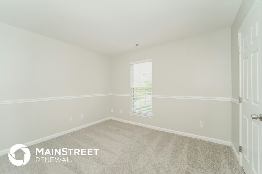 Building Photo - 10036 Spring Park Dr