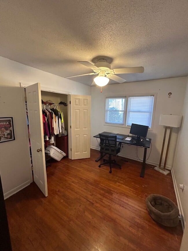 Building Photo - 194 VFW Dr