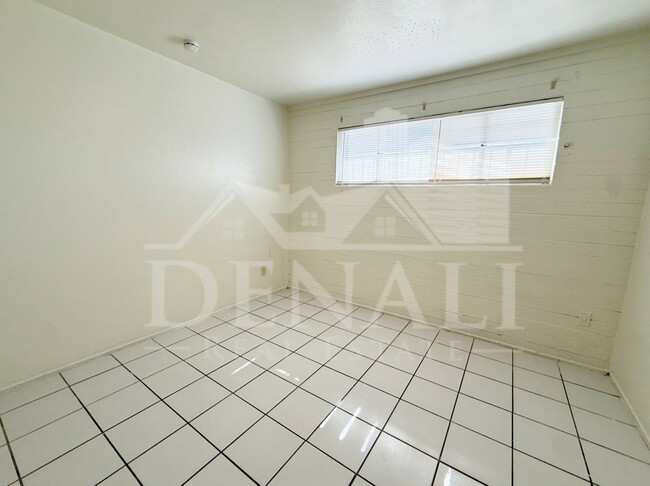 Building Photo - 7007 S 8th St