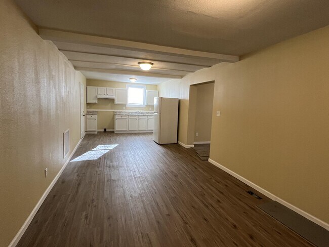 Building Photo - 201 Pike St