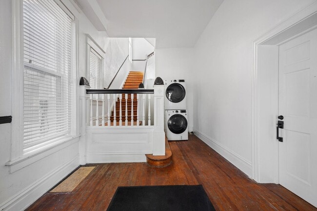 Building Photo - 2125 Grove Ave