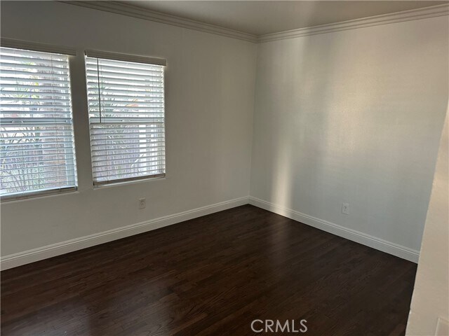 Building Photo - 5752 Jillson St
