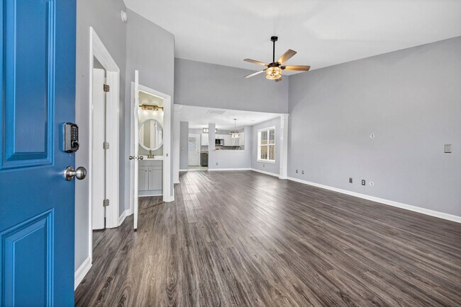Building Photo - BEAUTIFULLY RENOVATED TWO BEDROOM IN CHAPIN