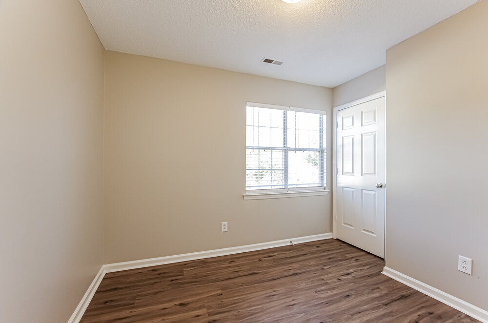 Building Photo - 4817 Farmview Dr