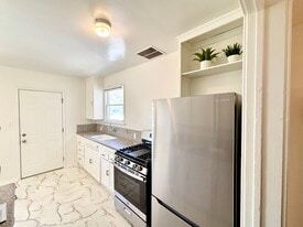 Building Photo - 2338 Keeler St