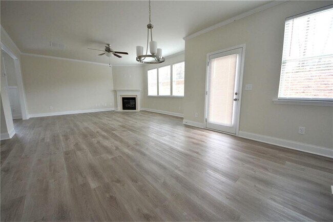 Building Photo - 68 Hellen Vly Dr