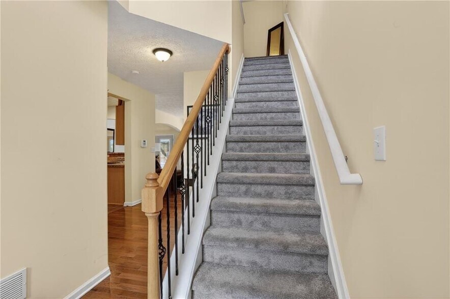 Building Photo - 5556 Cascade Run
