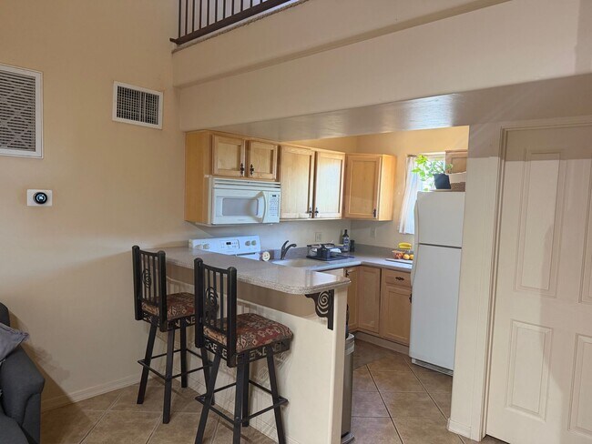 Building Photo - 6720 N Andrea Doria Dr
