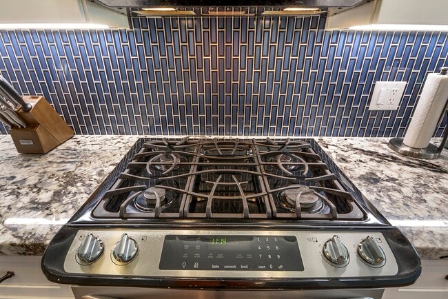 Building Photo - 28139 Canyon Wren Dr