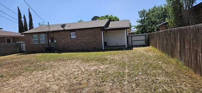 Building Photo - 1716 Coronado Ave