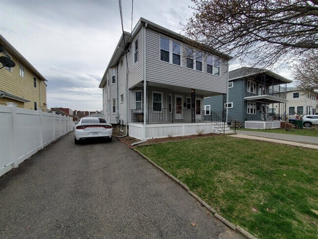 Building Photo - 22 5th Street Apt #2, Medford, MA 02155 - ...