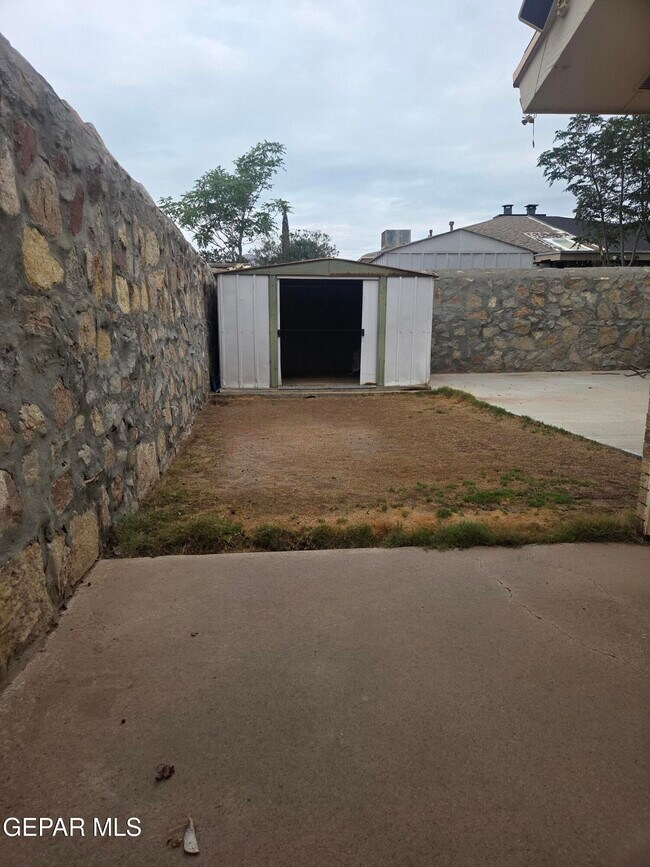 Building Photo - 10207 Silver Strand Pl