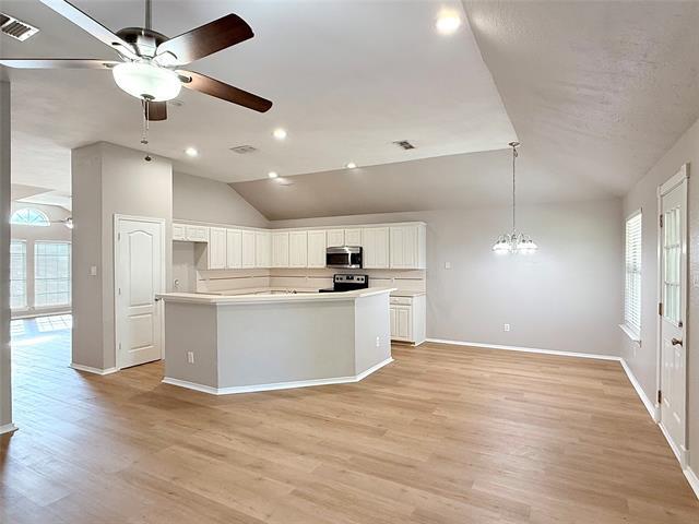 Building Photo - 8159 Kathleen Dr