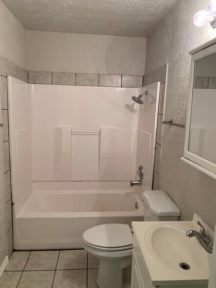 Building Photo - 603 Freestone Dr