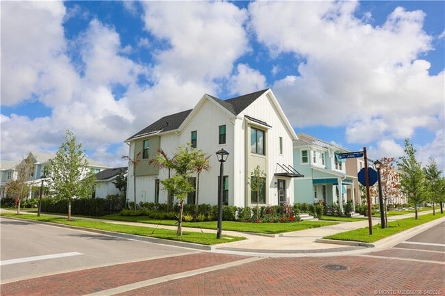 Building Photo - 950 SW Pr Ave