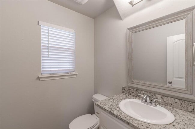 Building Photo - Townhouse Duplex in Edmond