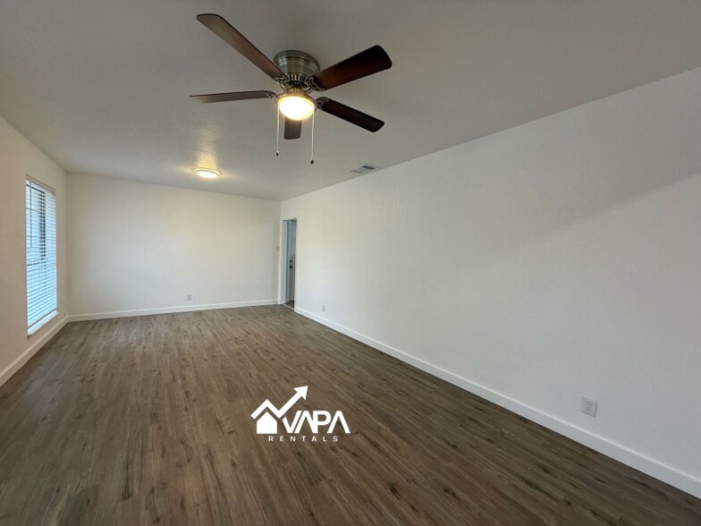 Building Photo - 4707 Dagmar Dr