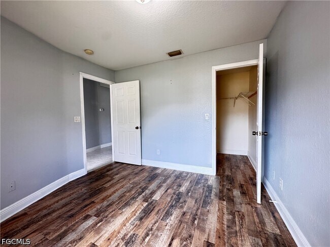 Building Photo - 4606 30th St SW