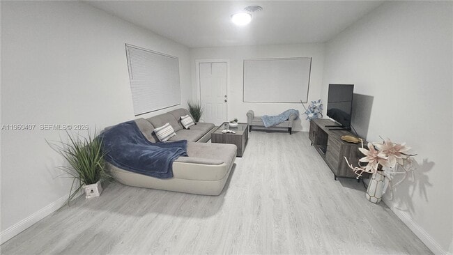 Building Photo - 1831 NE 56th St