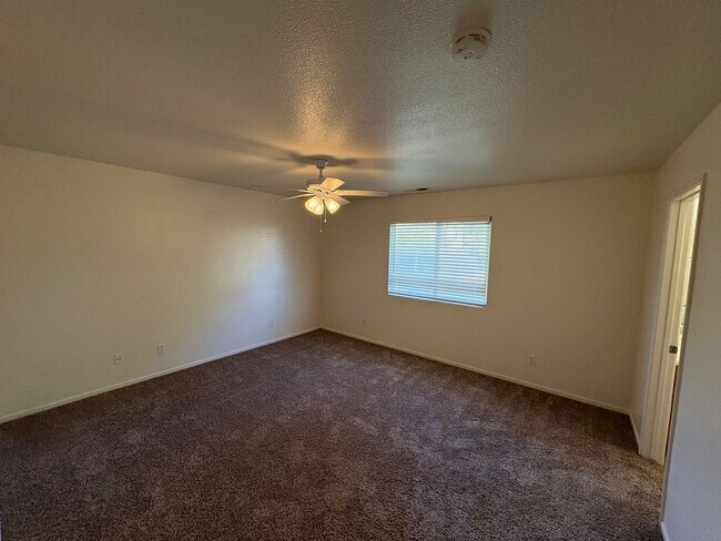 Building Photo - Lovely home available in Shannon Ranch area!