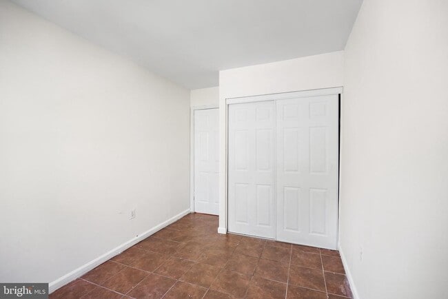 Building Photo - 2696 Seville Cir