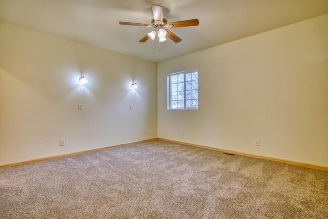 Building Photo - 126 2nd St