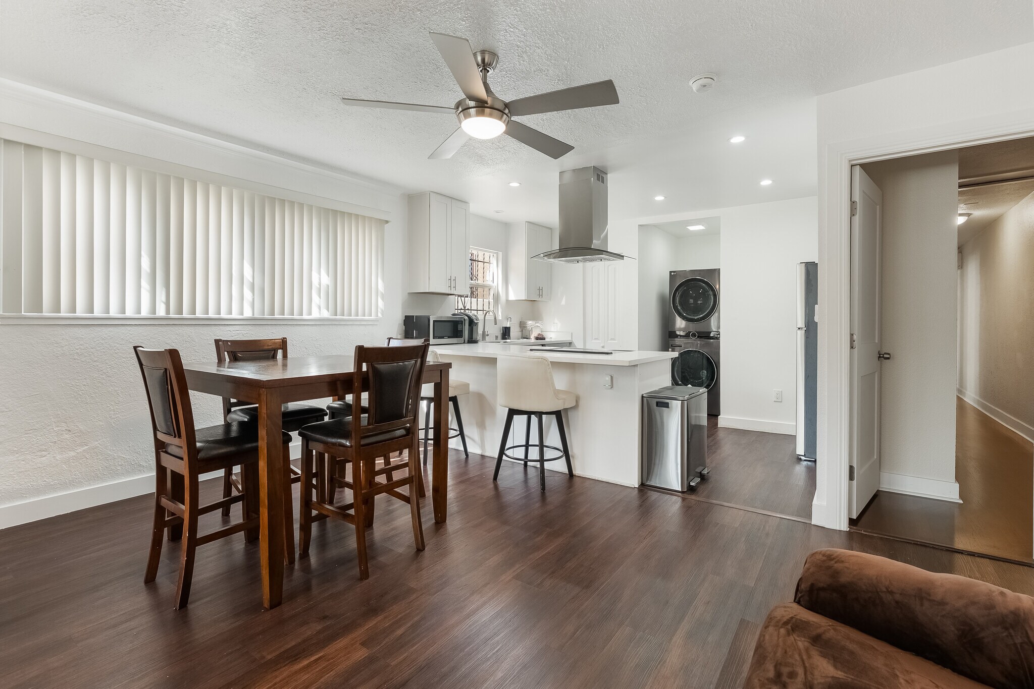 Building Photo - 2509 W 73rd St