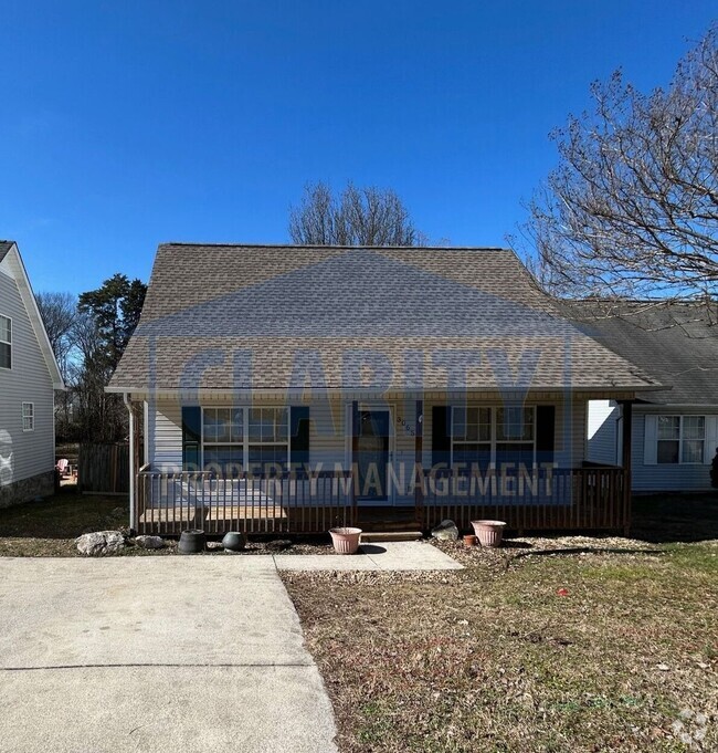 Building Photo - 3 bedroom home in Holly Brook Subdivision!