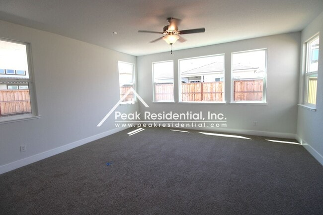 Building Photo - 4 br, 3 bath House - 8200 Triplefin Way