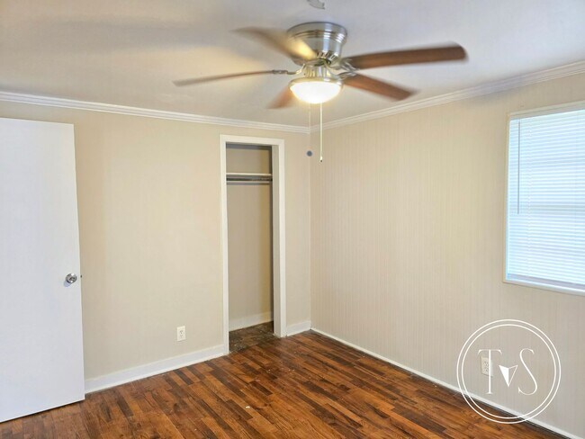 Building Photo - 39 Lissner Ave