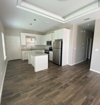 Building Photo - 2005 Jackson St