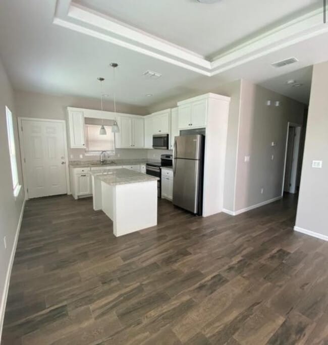 Building Photo - 2005 Jackson St