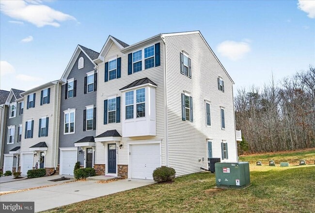 Building Photo - 8439 Devries Ln