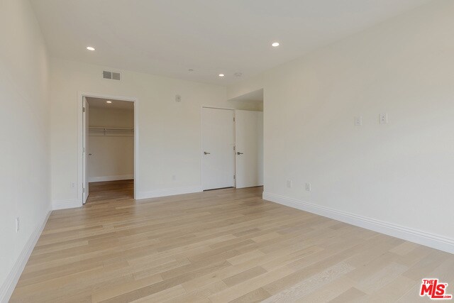 Building Photo - 2939 Leeward Ave