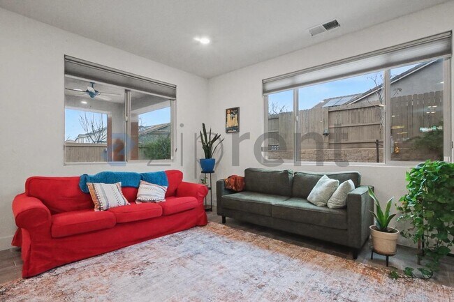 Building Photo - 12743 Blueblanc Way