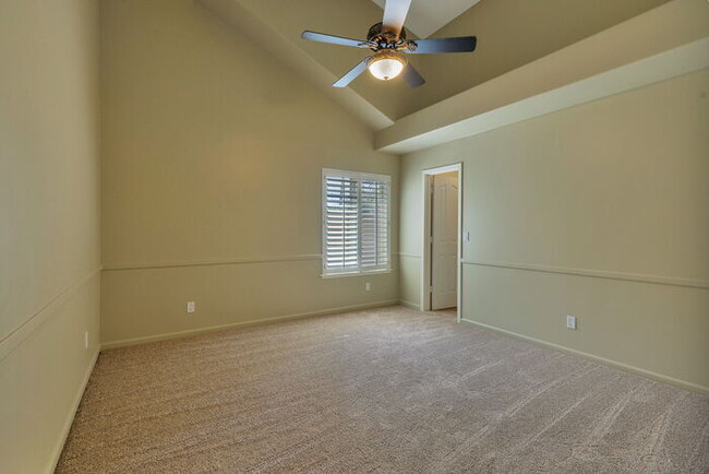 Building Photo - 1307 E Treasure Cove Dr
