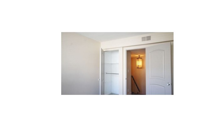 Building Photo - 4218 W Kling St