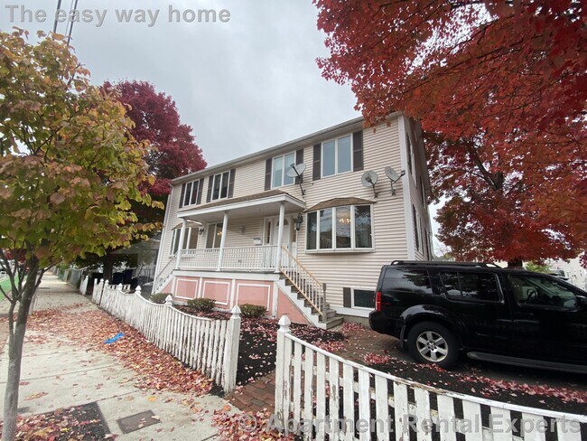 Building Photo - 309 Beacon St