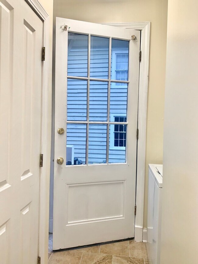 Building Photo - 405 N Madison St