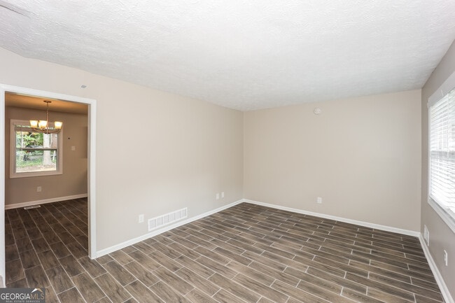 Building Photo - 9194 Greenwood Dr