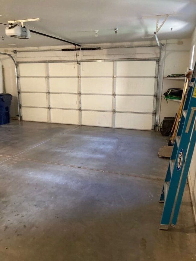 Building Photo - Gorgeous Furnished Arroyo Seco Townhouse with Fabulous Views!