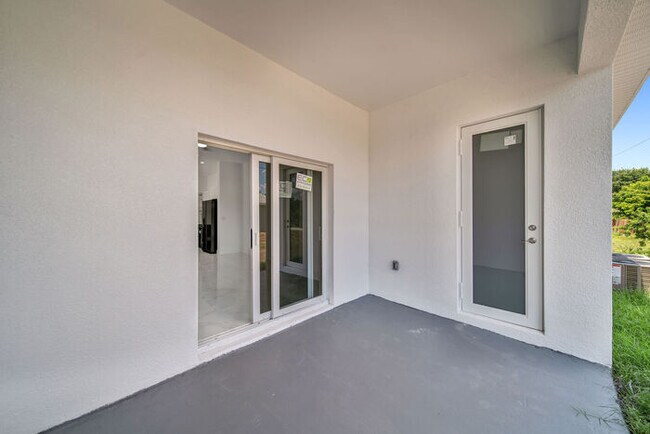 Building Photo - 4766 Nelson Dr
