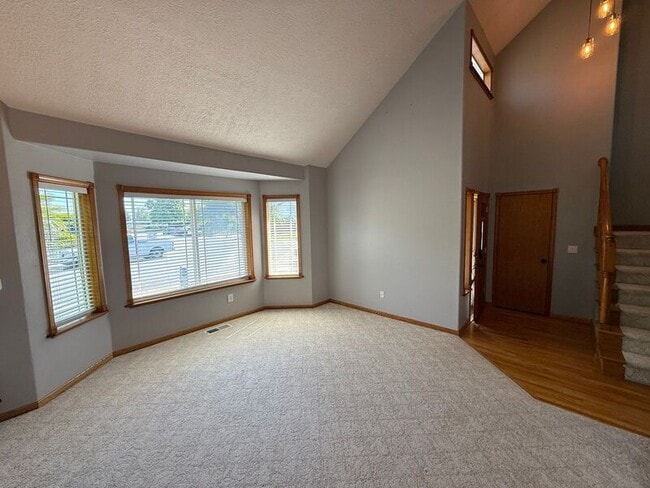 Building Photo - 757 Sphinx Ct NE