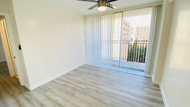 Building Photo - Newly renovated 2bedroom unit in metro Hon...